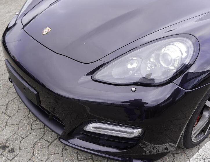 Porsche Panamera 6