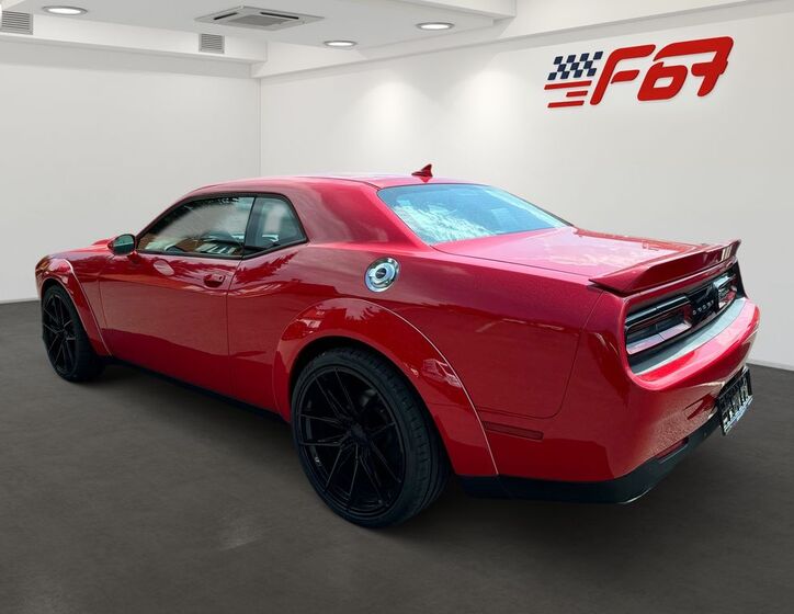 Dodge Challenger 4