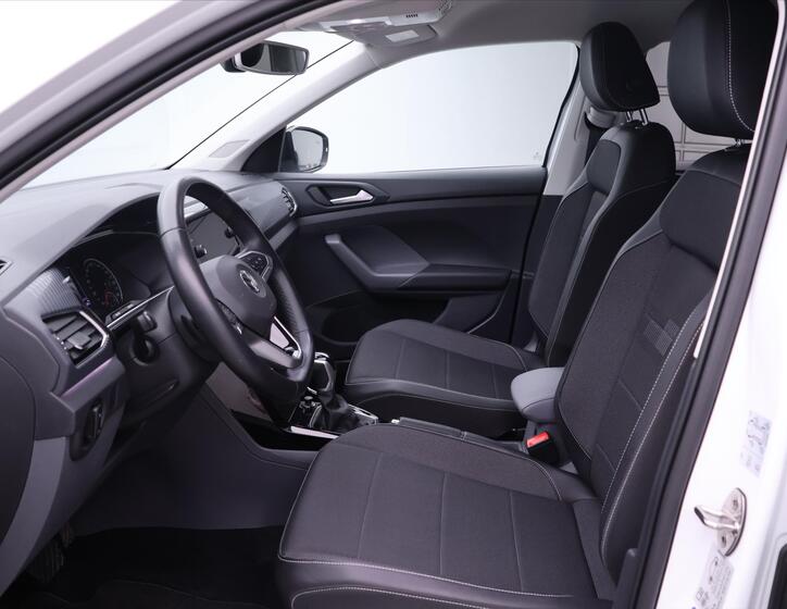 Volkswagen T-Cross 12