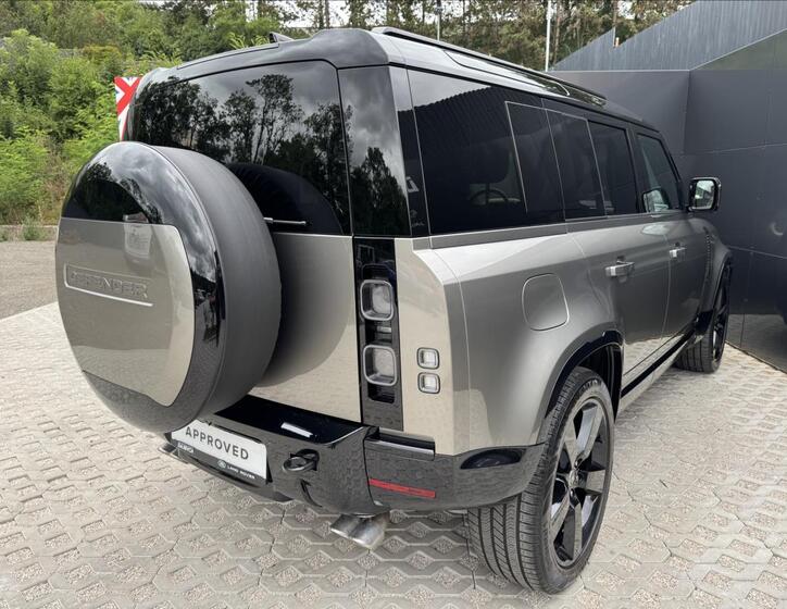 Land Rover Defender 7