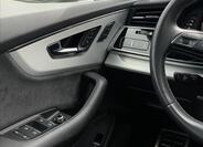 Audi Q7 15