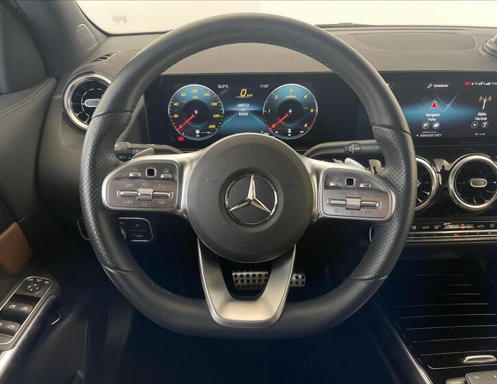 Mercedes-Benz GLA 10