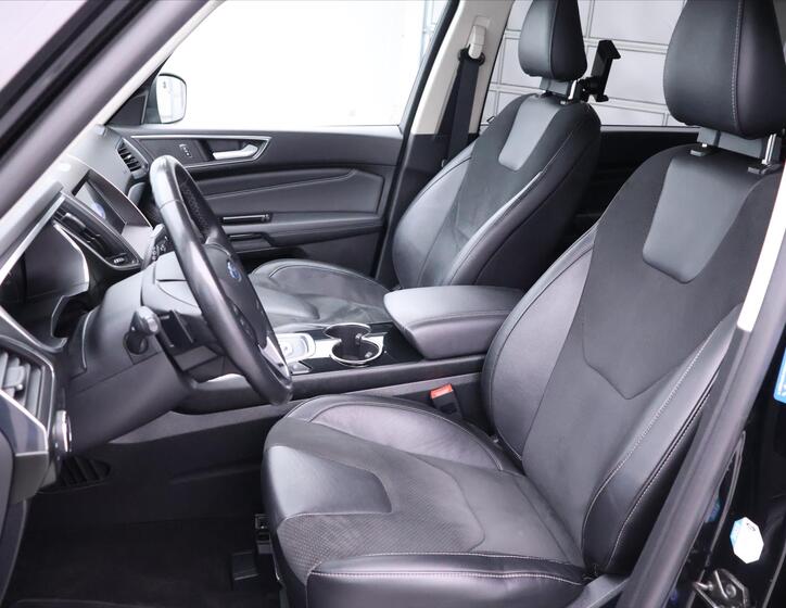 Ford Galaxy 12