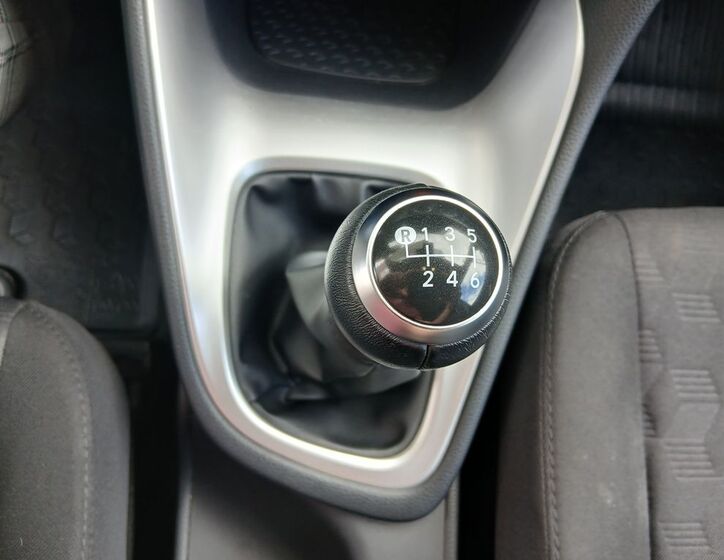 Toyota Yaris 25