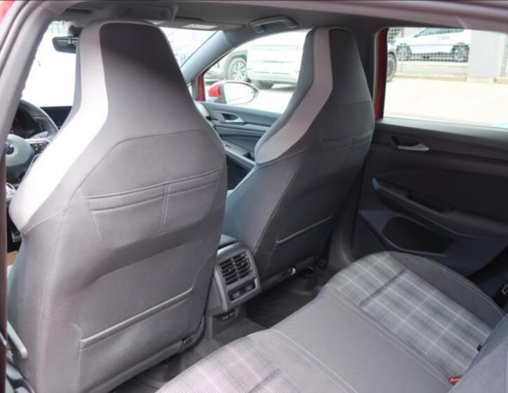 Volkswagen Golf 12