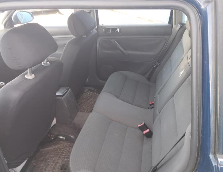 Volkswagen Passat 10