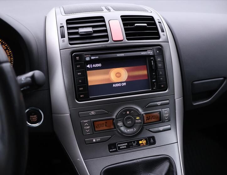 Toyota Auris 18