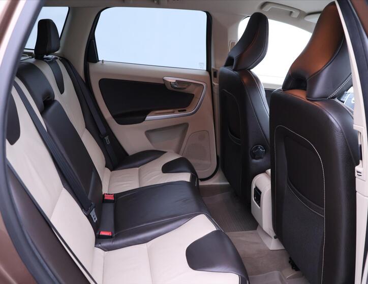 Volvo XC60 15