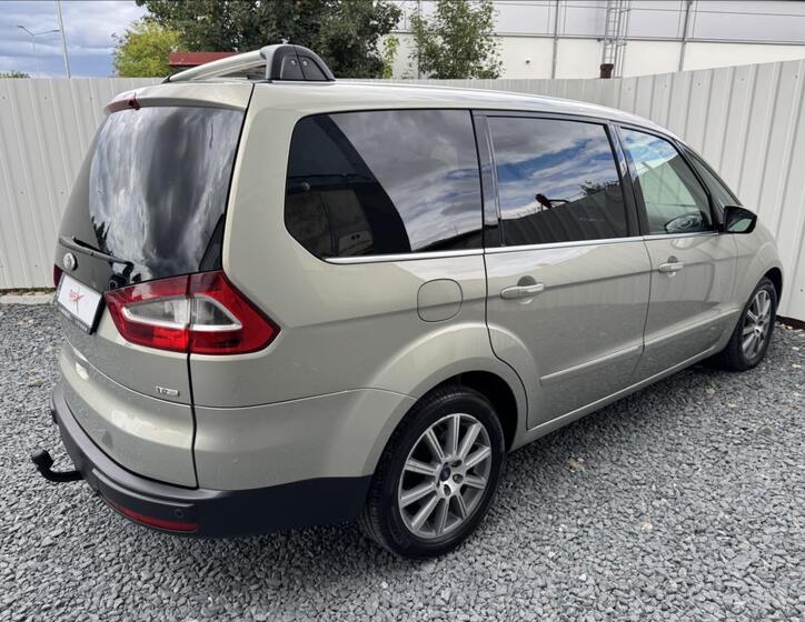 Ford Galaxy 13