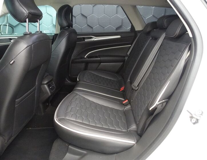 Ford Mondeo 27