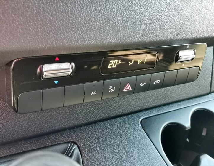 Mercedes-Benz Sprinter 10