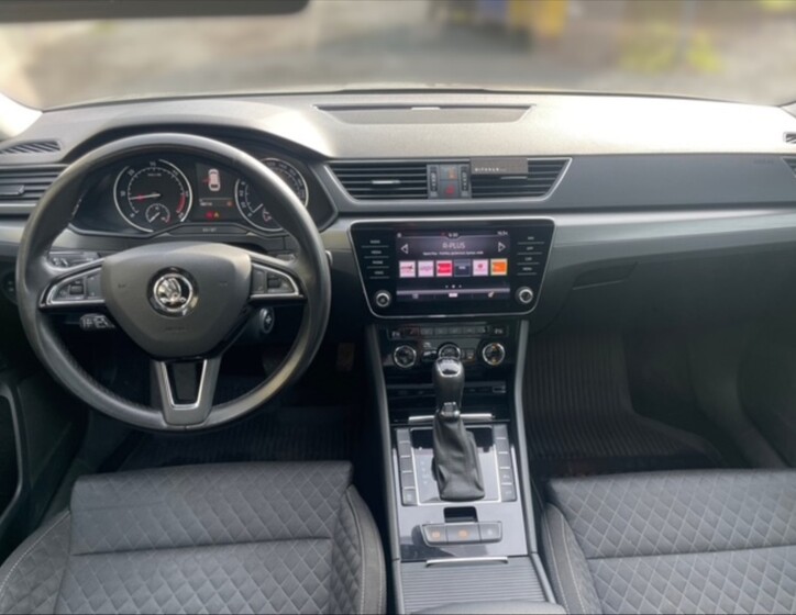 Škoda Superb 9