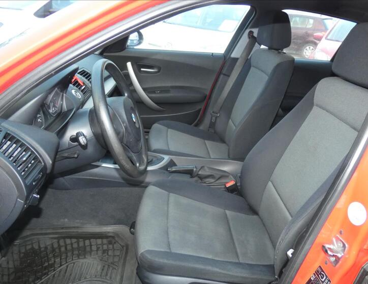 BMW Řada 1 8