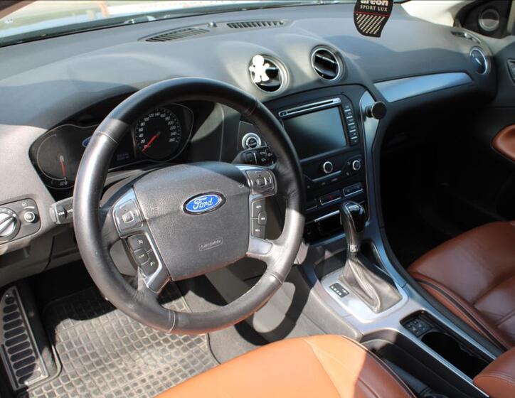 Ford Mondeo 10