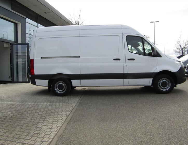 Mercedes-Benz Sprinter 5