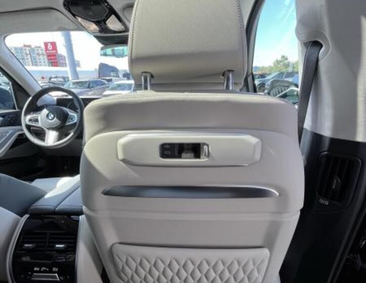 BMW X7 12