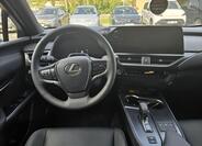 Lexus UX 300h 6