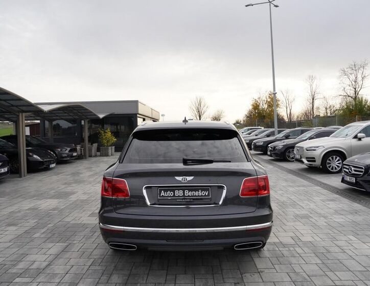Bentley Bentayga 5