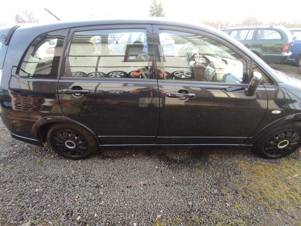 Suzuki Liana