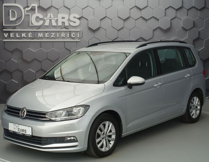 Volkswagen Touran 1