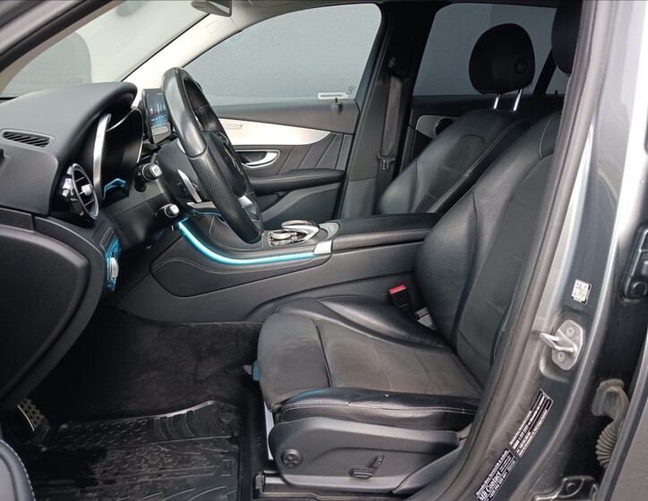 Mercedes-Benz GLC 8