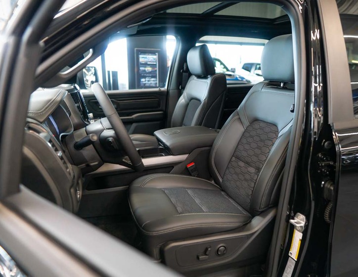 Dodge RAM 14