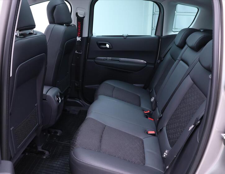 Peugeot 3008 14