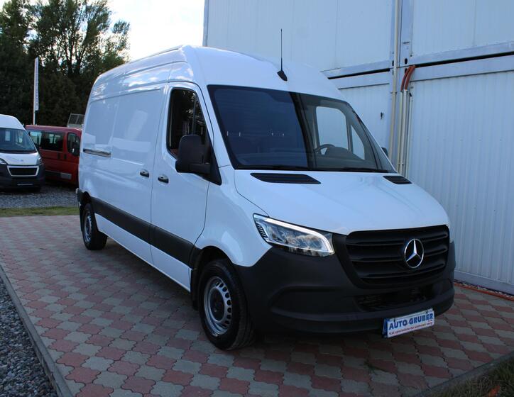 Mercedes-Benz Sprinter 2