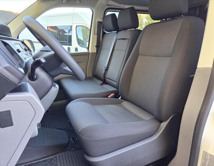 Volkswagen Transporter 9