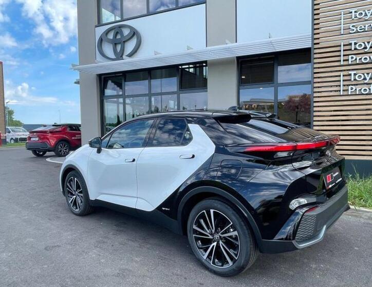 Toyota C-HR 10