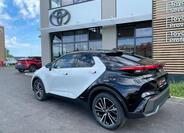 Toyota C-HR 10