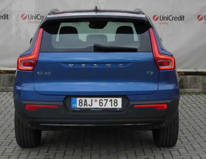 Volvo XC40 4