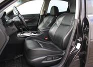 Infiniti Q70 10