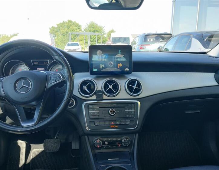 Mercedes-Benz GLA 2