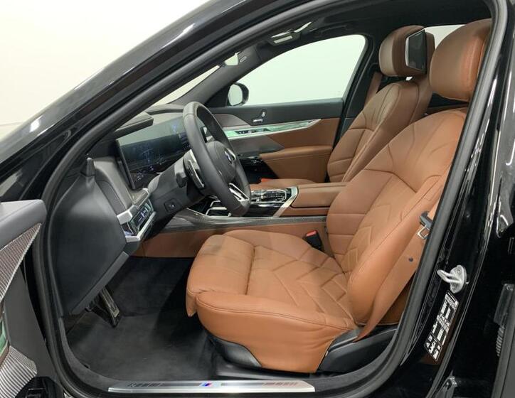 BMW Řada 7 5