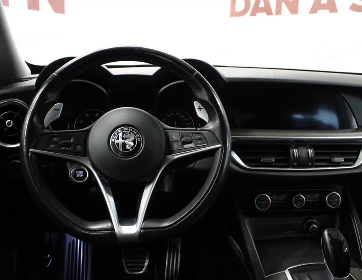 Alfa Romeo Stelvio 29