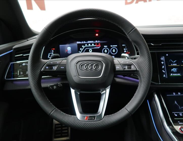 Audi RS Q8 21
