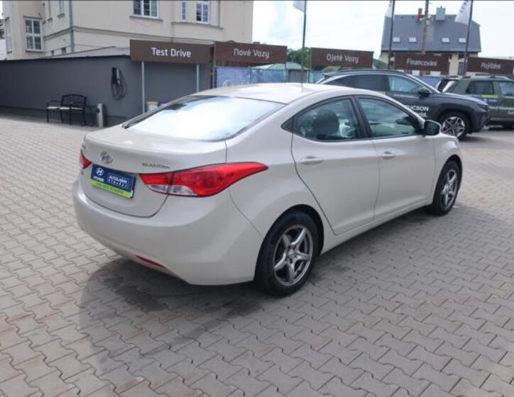 Hyundai Elantra 7