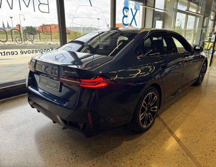 BMW i5 4