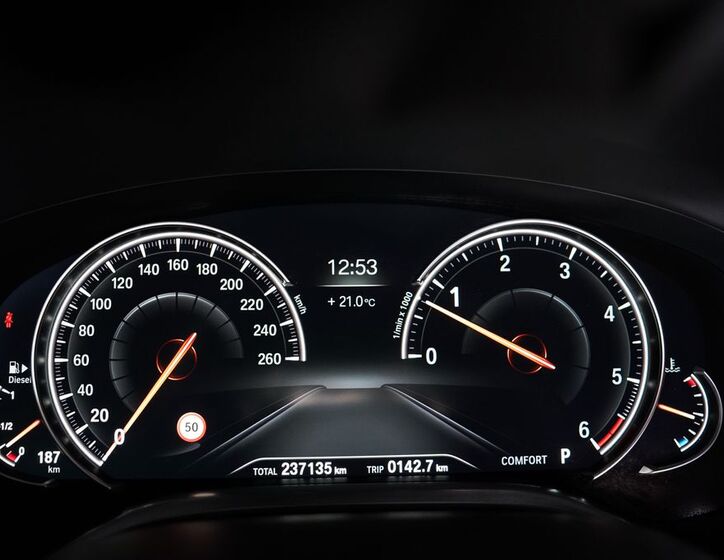 BMW Řada 7 33