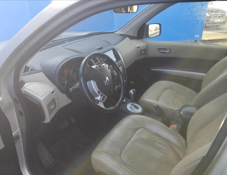 Nissan X-Trail 7