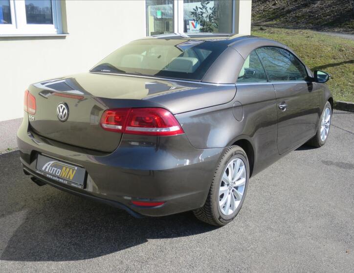 Volkswagen EOS 8