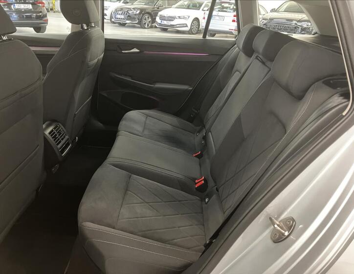 Volkswagen Golf 16