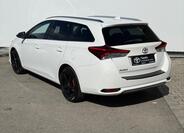 Toyota Auris 4