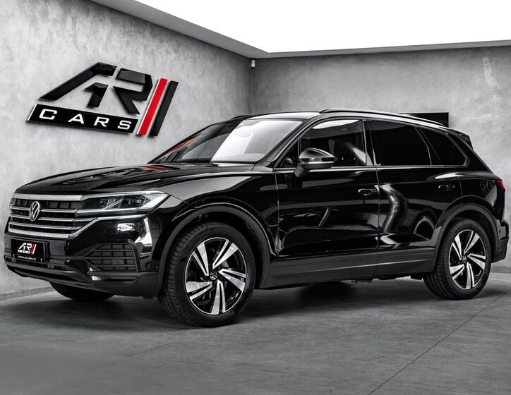 Volkswagen Touareg 1