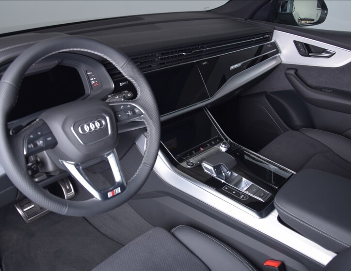 Audi Q7 9