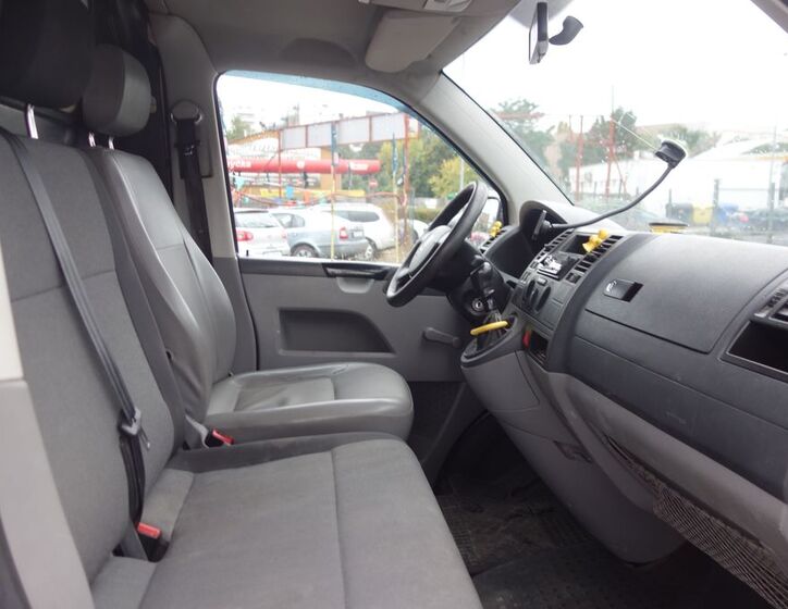 Volkswagen Transporter 22