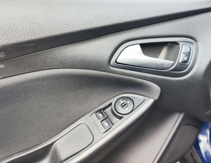 Ford Focus 24