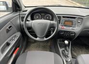 KIA Rio 14