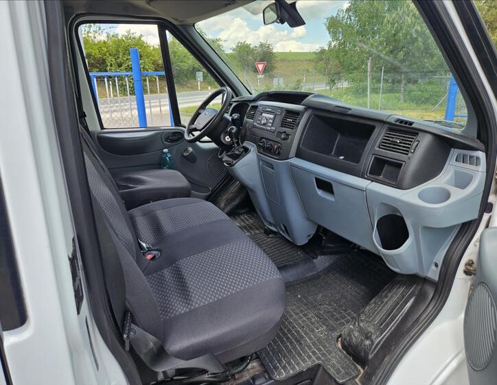 Ford Transit 8